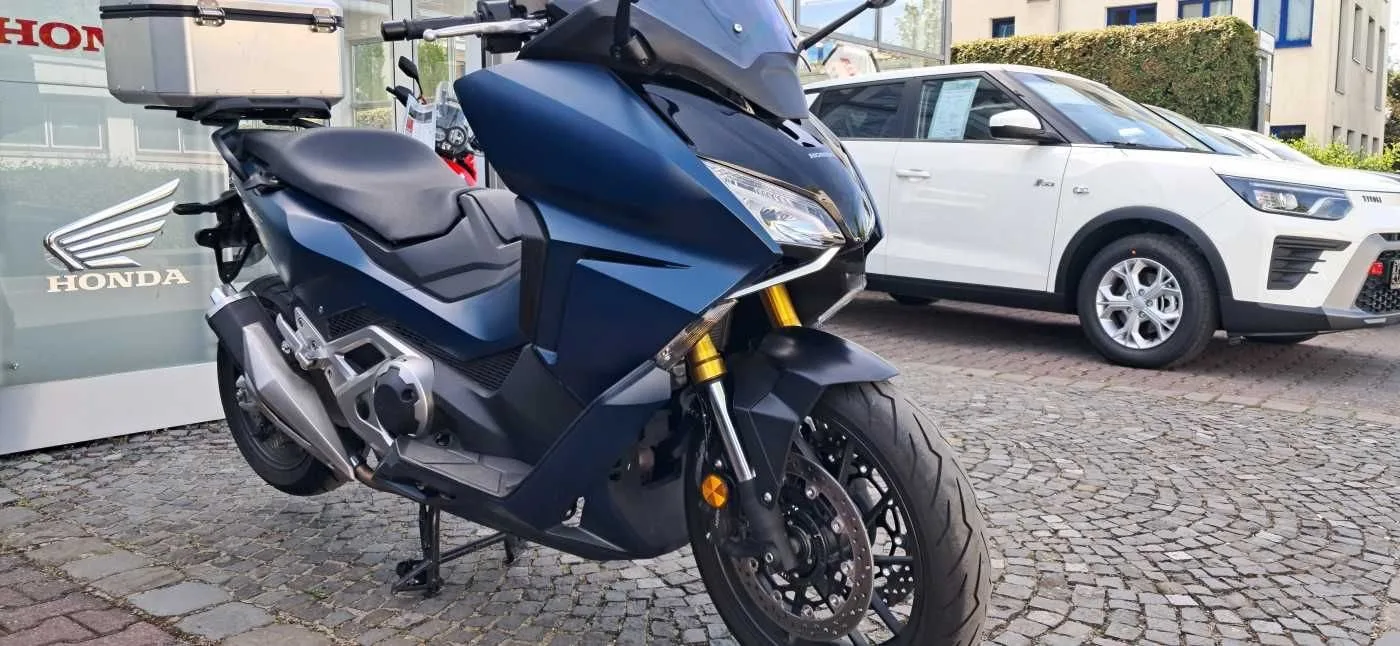 Honda Forza 750