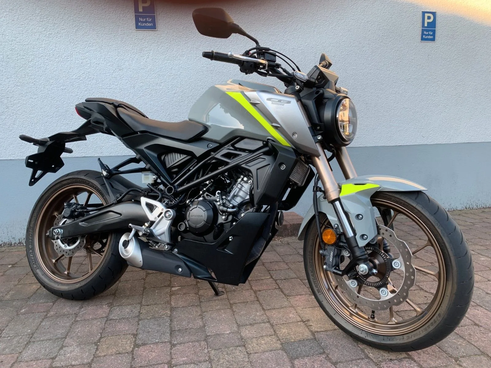 Honda CB125R