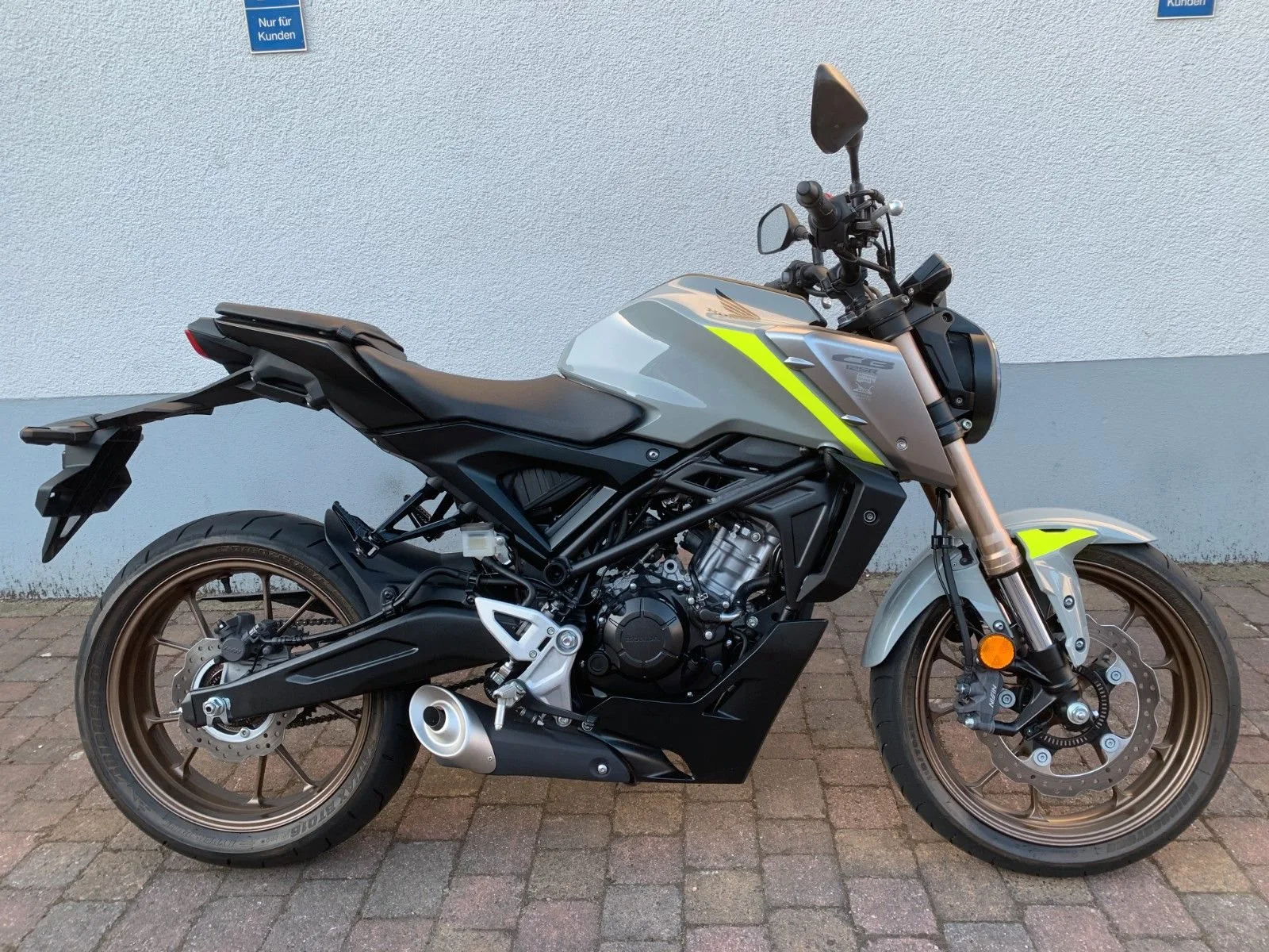 Honda CB125R