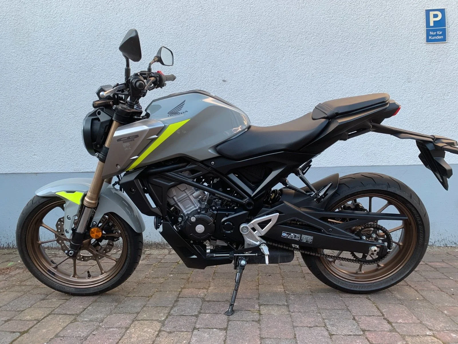Honda CB125R