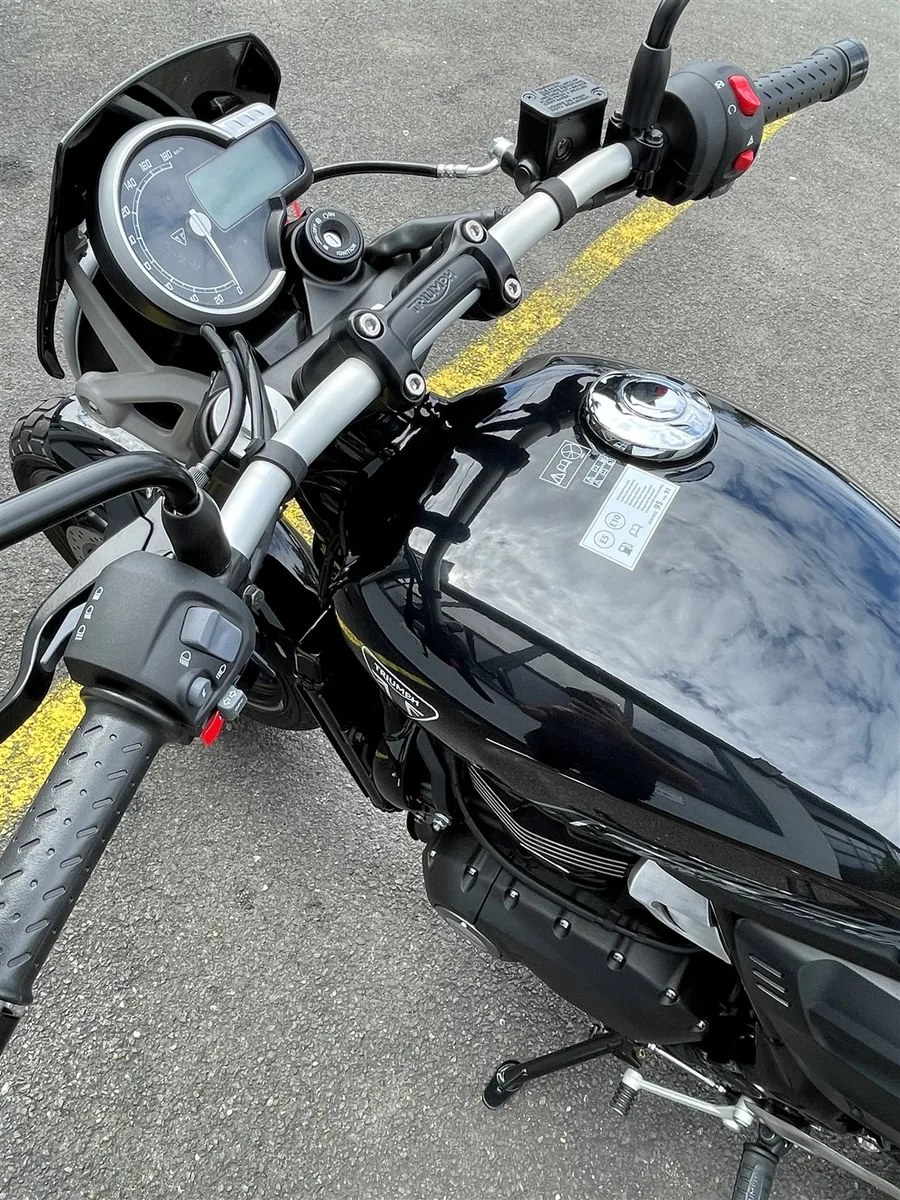 Triumph Tracker 400 1,99% Finanzierungsaktion \* - Sofort verfügbar