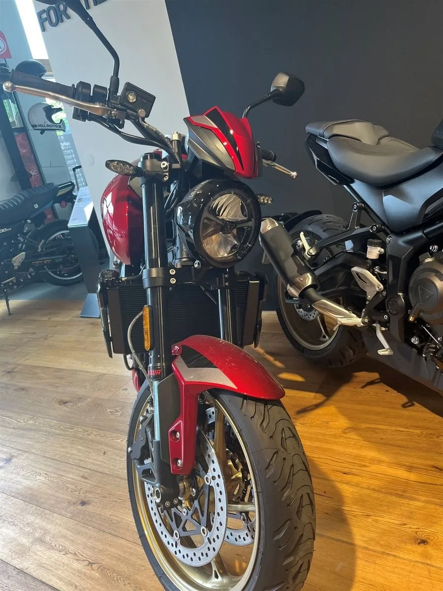 Triumph Trident 800