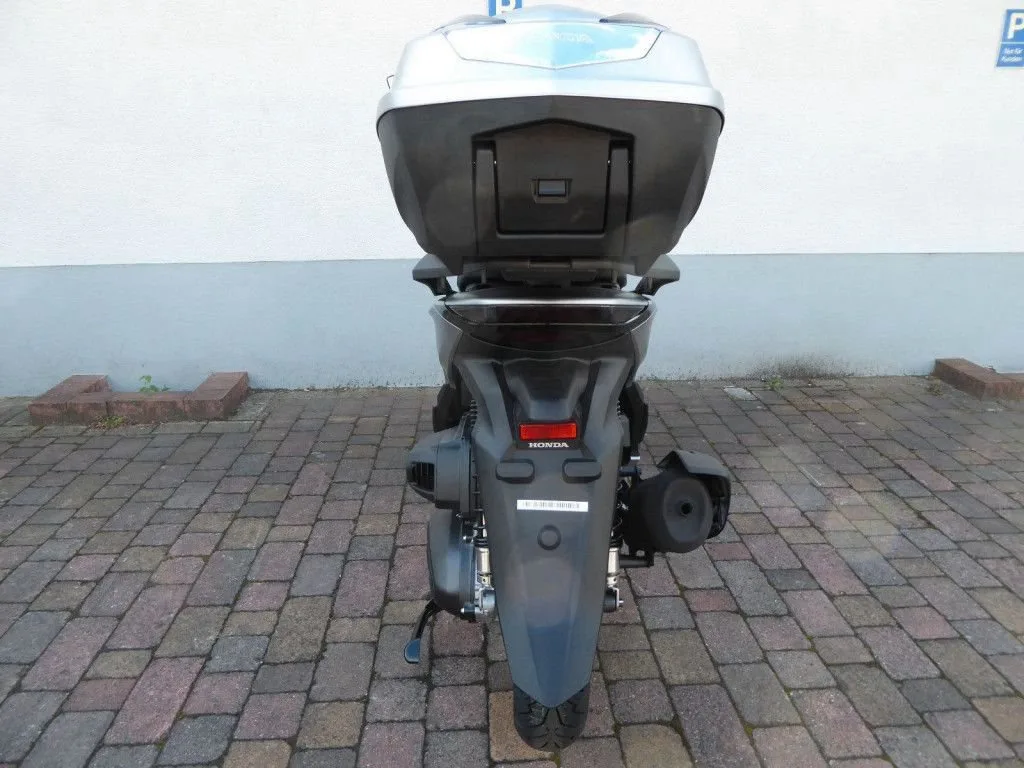 Honda SH350i 2025