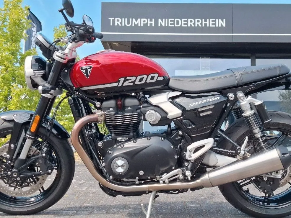 Triumph Speed Twin 1200