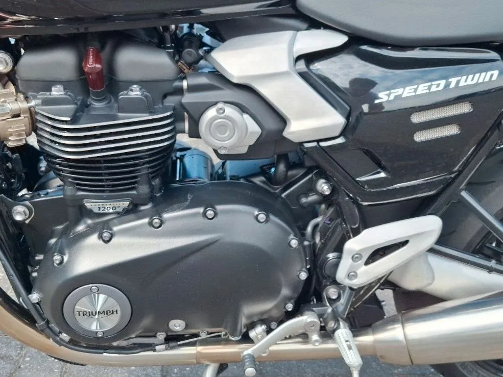 Triumph Speed Twin 1200
