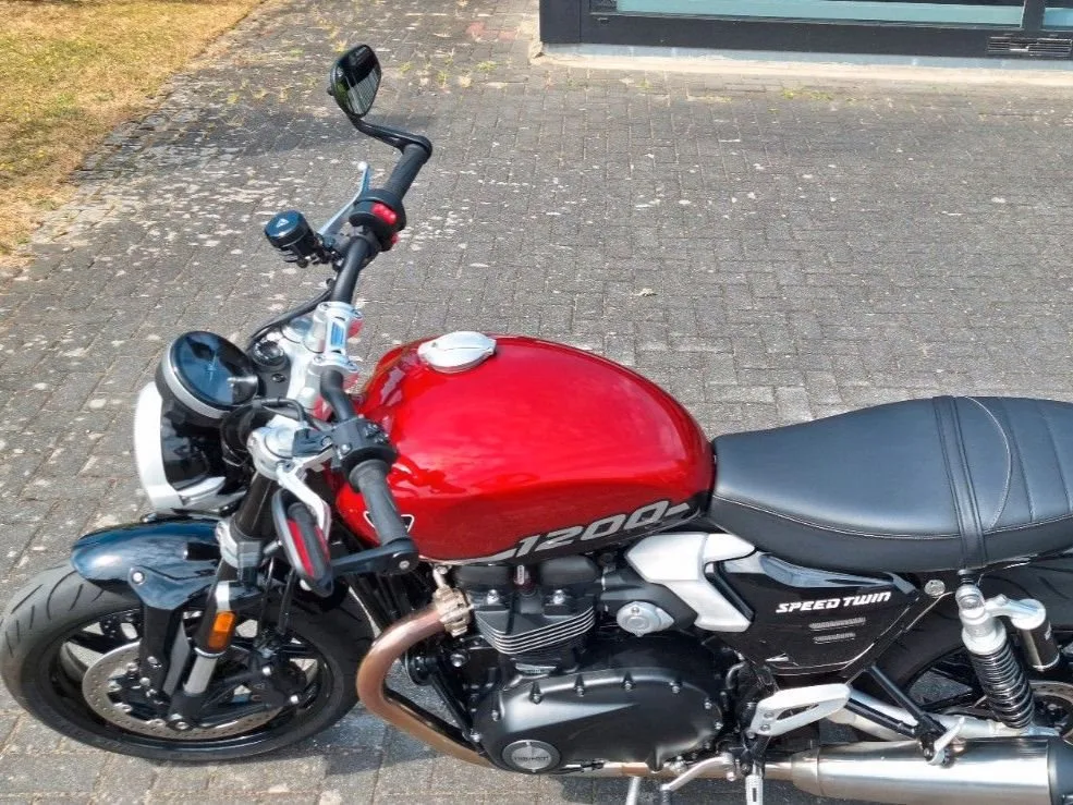 Triumph Speed Twin 1200