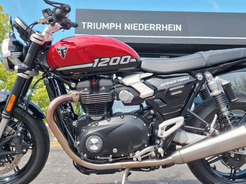 Triumph Speed Twin 1200