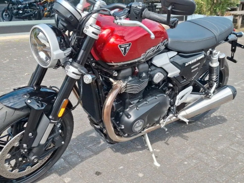 Triumph Speed Twin 1200