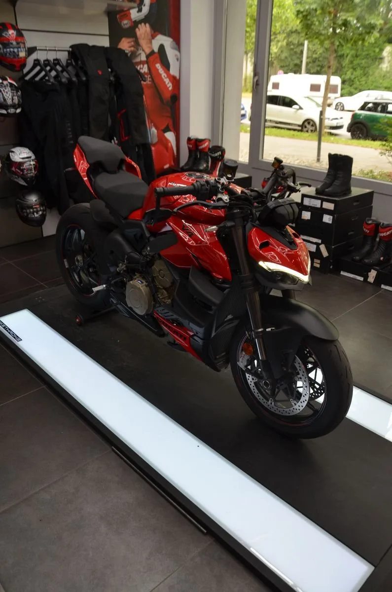 Ducati Streetfighter V4