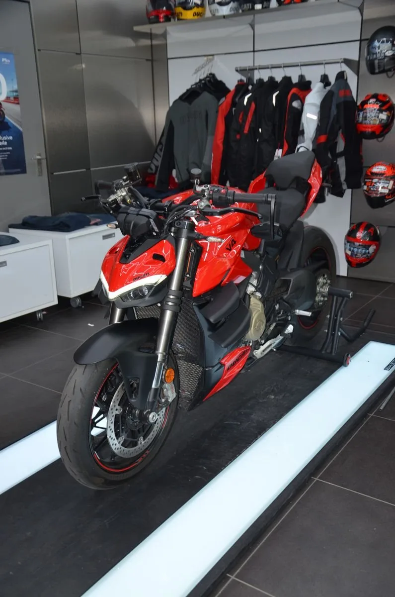 Ducati Streetfighter V4