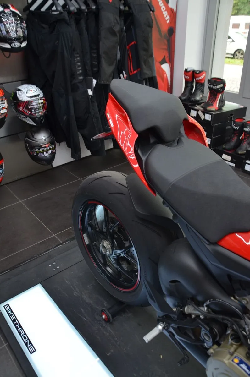 Ducati Streetfighter V4