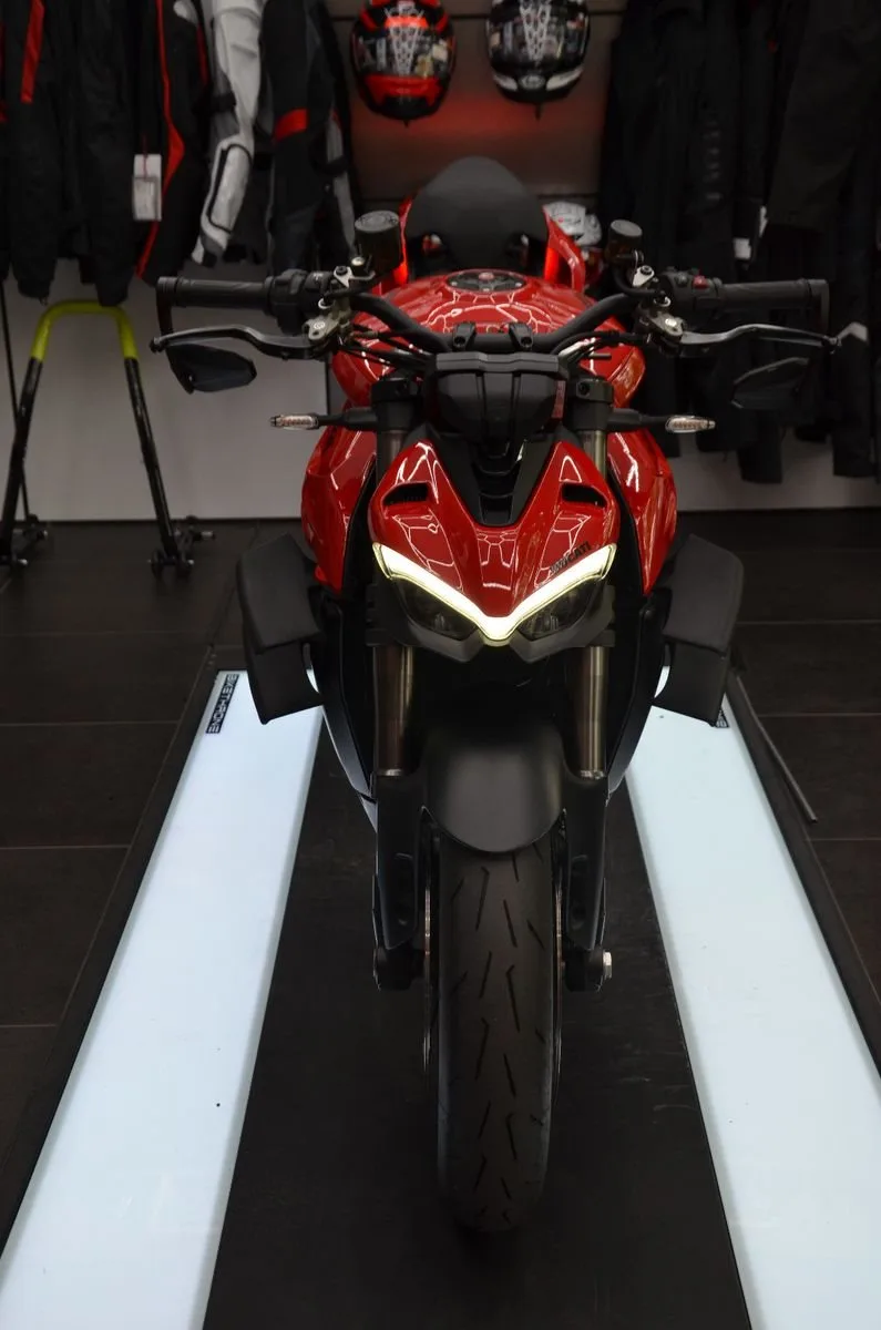 Ducati Streetfighter V4
