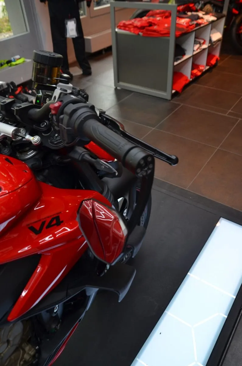 Ducati Streetfighter V4