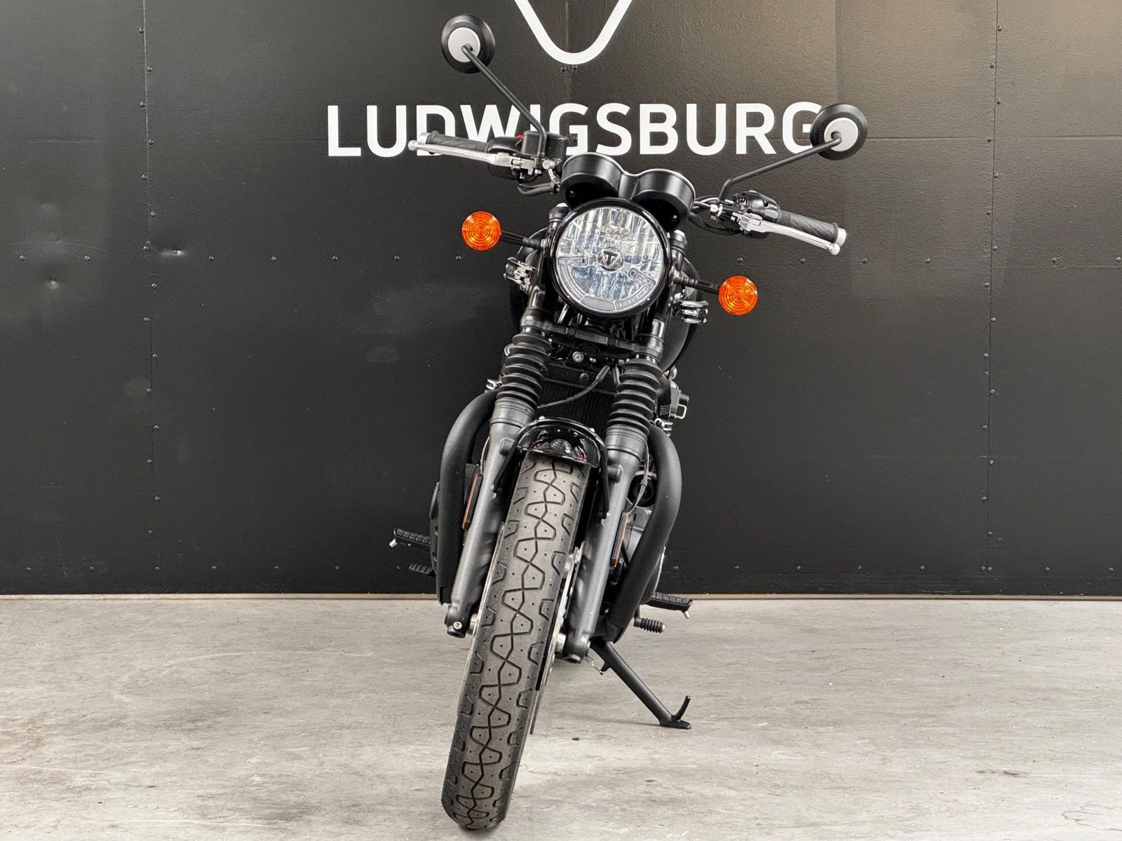 Triumph Bonneville T120 Black