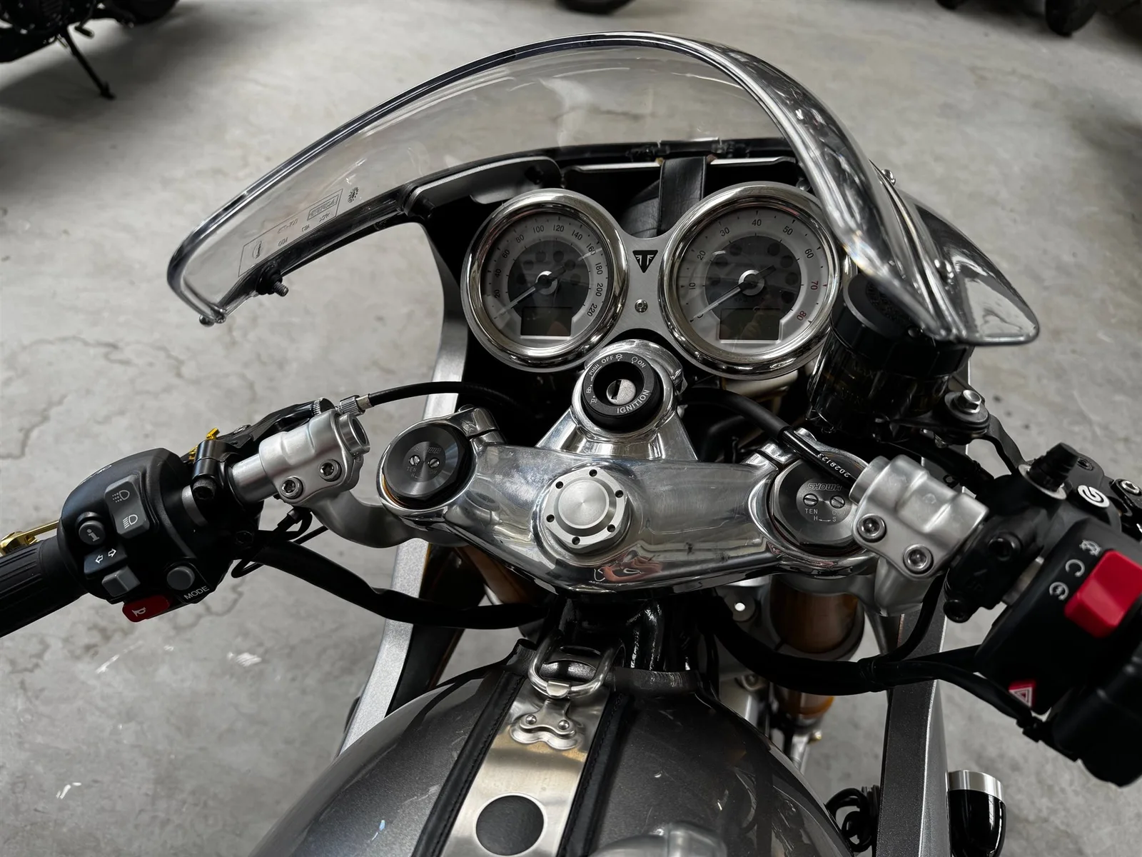 Triumph Thruxton 1200R