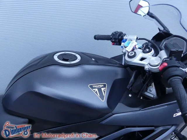 Triumph Daytona 660