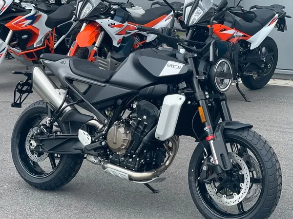 Husqvarna Svartpilen 801