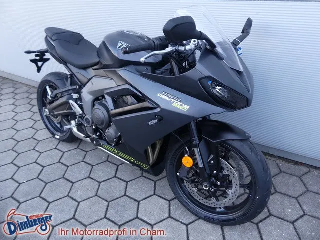 Triumph Daytona 660