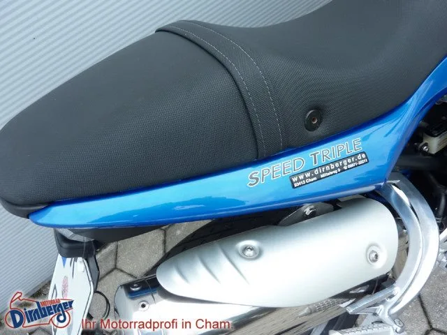 Triumph Speed Triple 1050 aus Frauenhand TOP Zustand