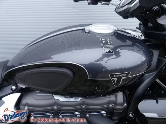 Triumph Rocket 3 Storm GT