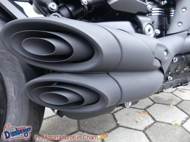 Triumph Rocket 3 Storm GT