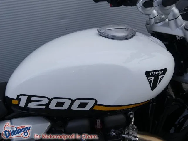 Triumph Speed Twin 1200