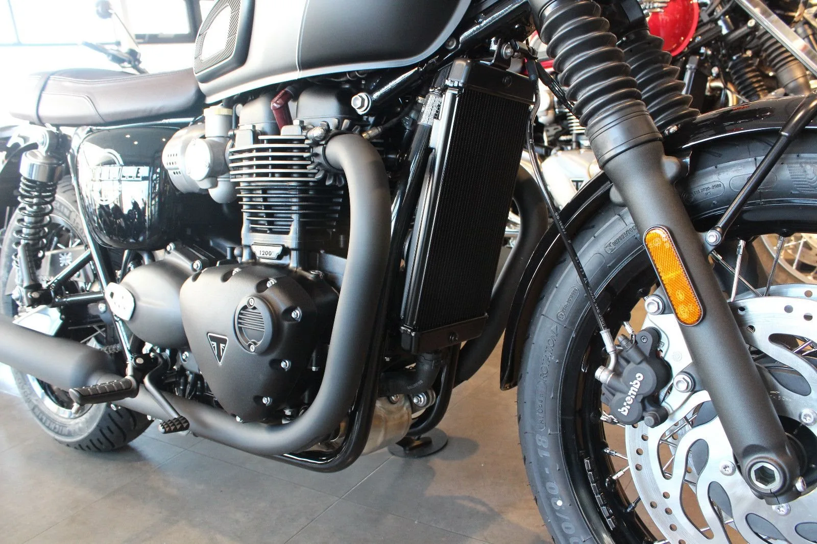 Triumph Bonneville T120 Black