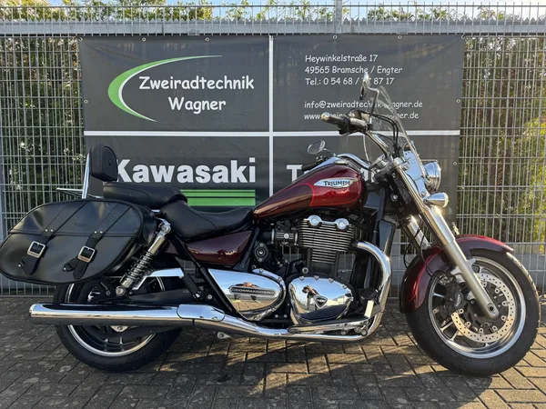 Triumph Thunderbird Commander