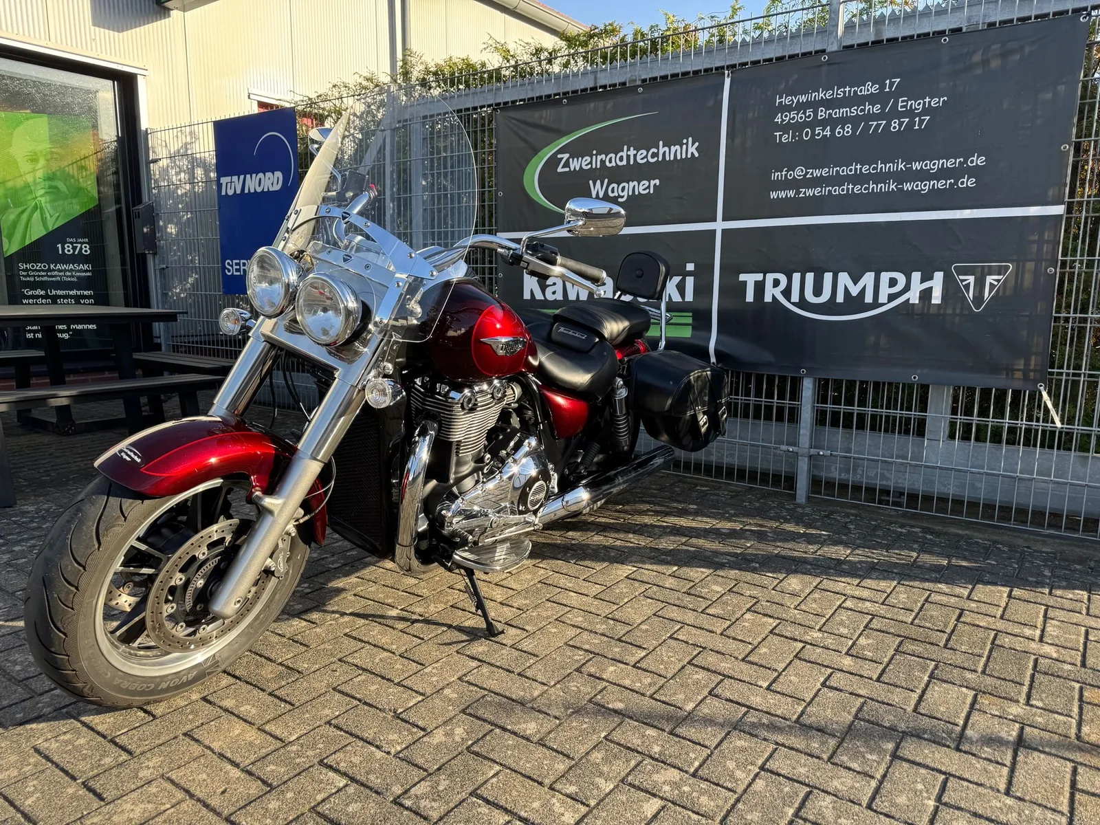 Triumph Thunderbird Commander
