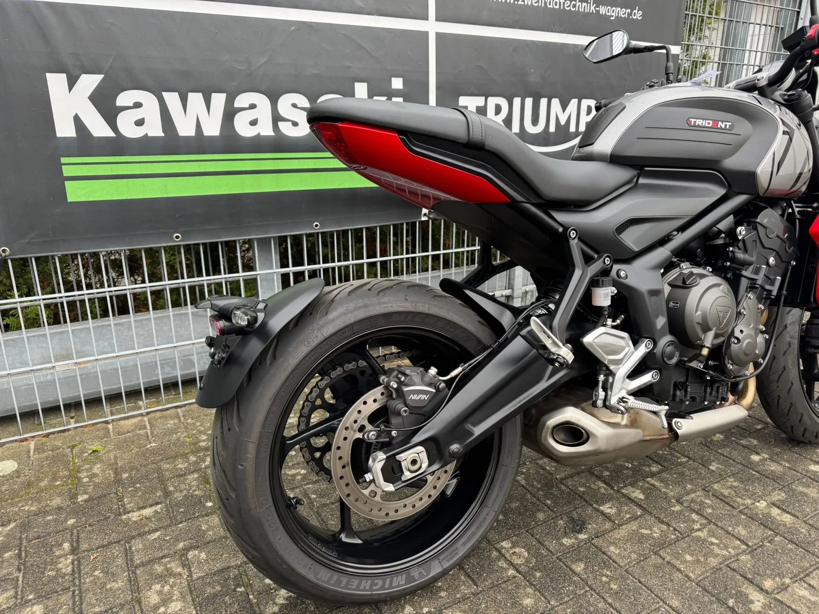 Triumph Trident 660