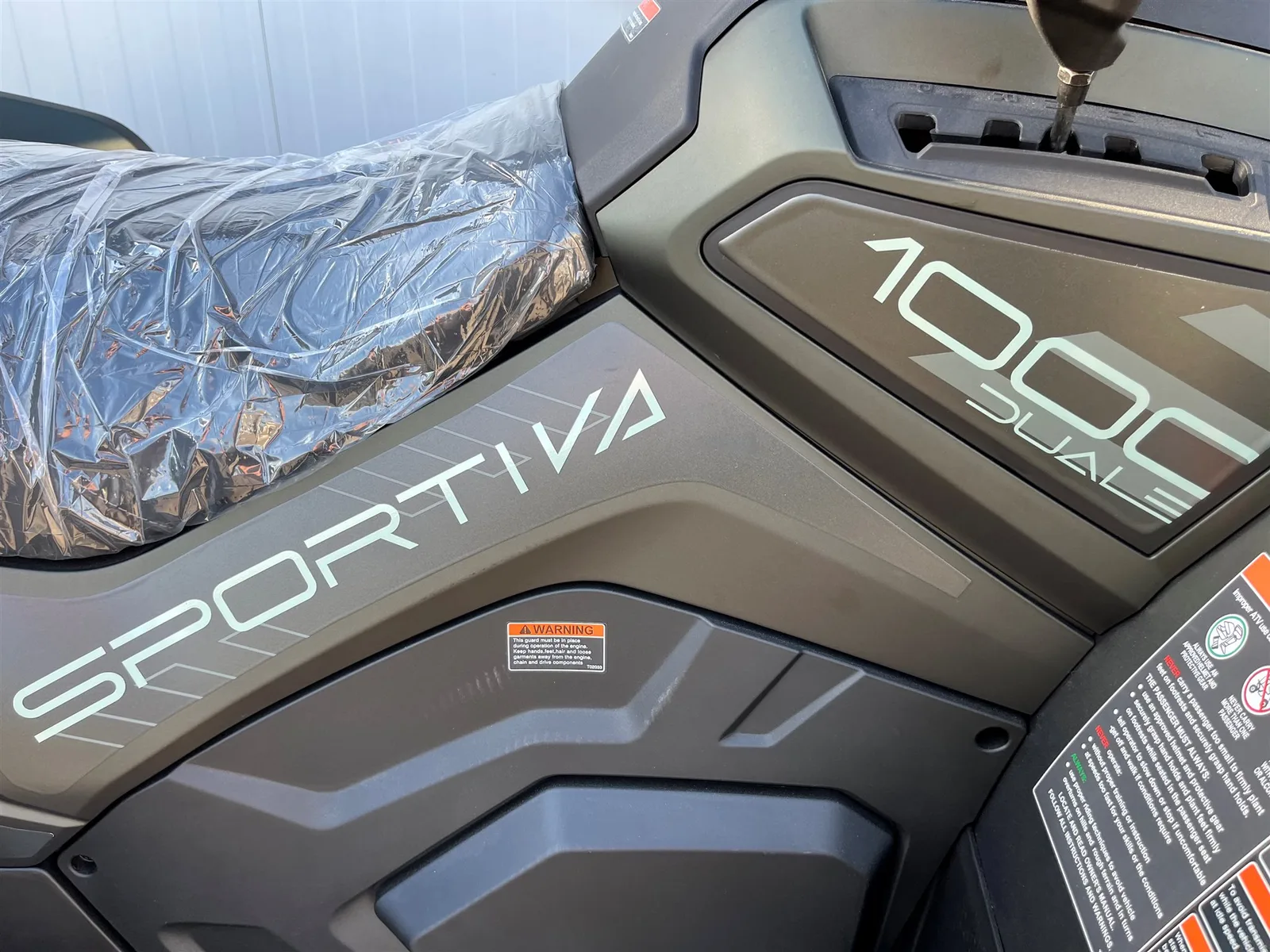 Sportiva 1000 DUALE GT malachitgrün matt , incl. Sitzheizung ABS , EPS , T3B , 4x4 sofort lieferbar