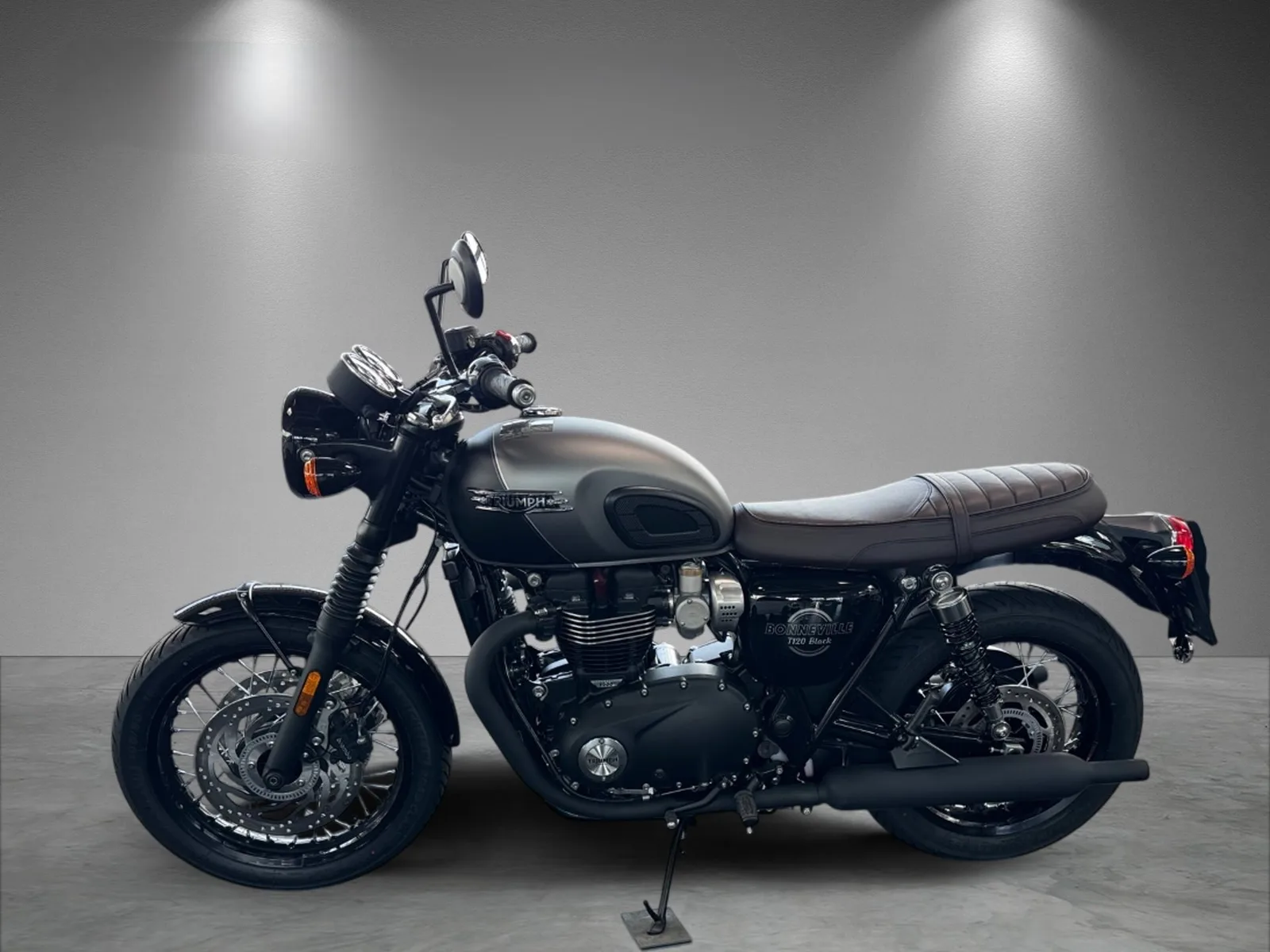 Triumph Bonneville T120 Black