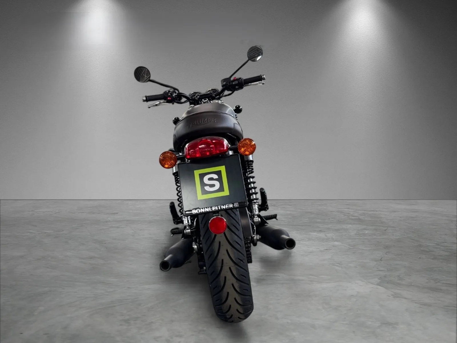 Triumph Bonneville T120 Black