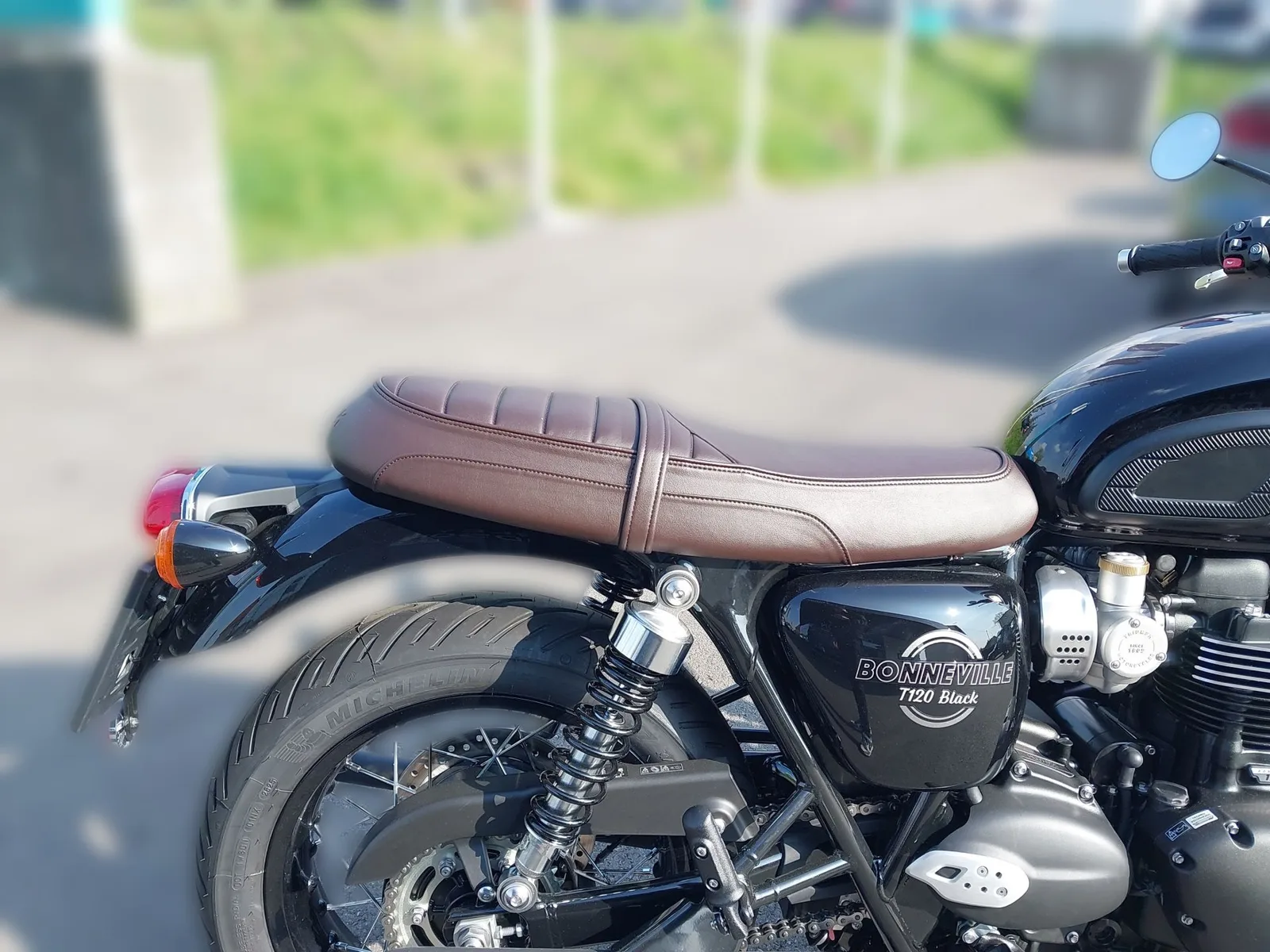 Triumph Bonneville T120 Black