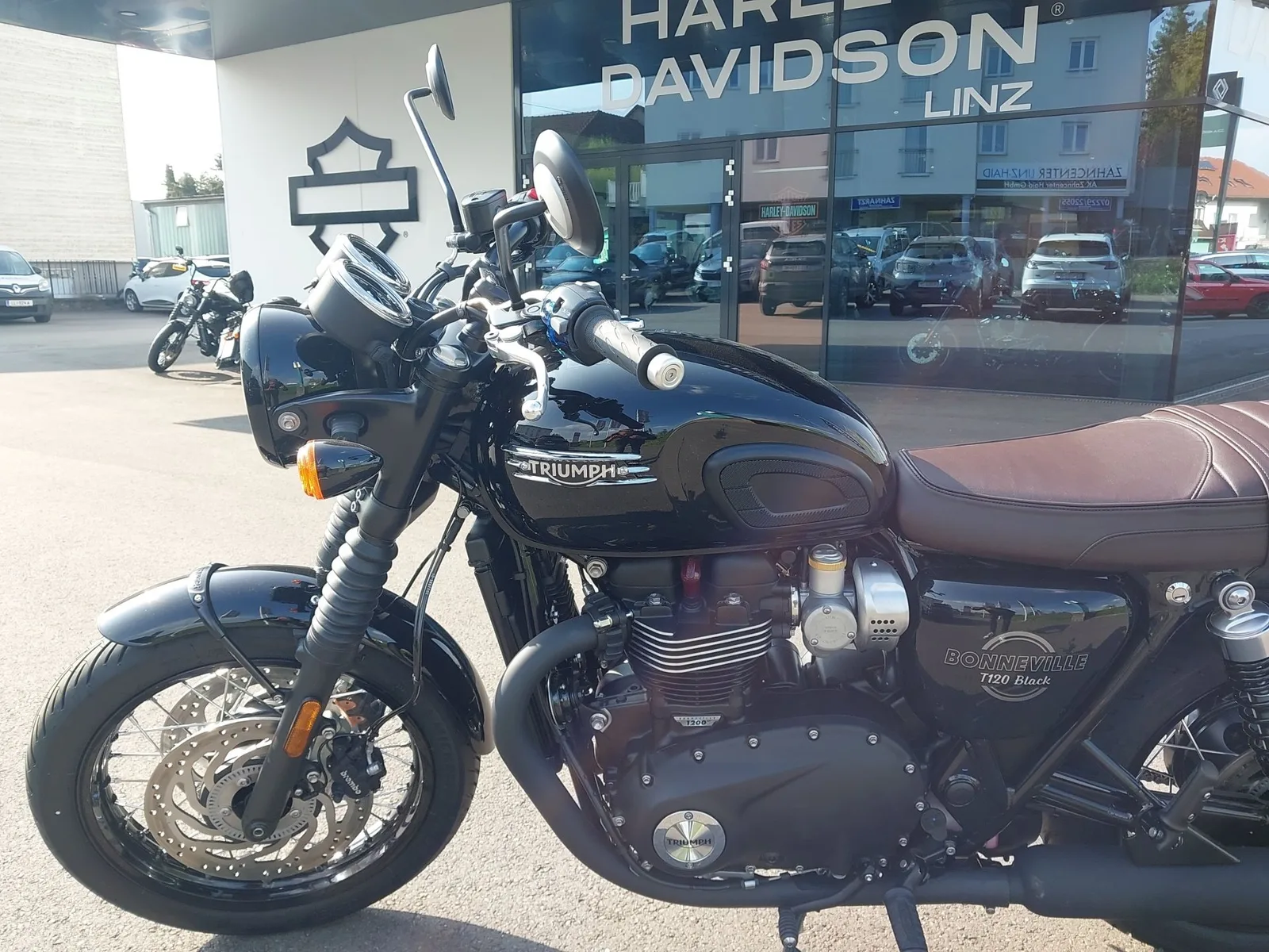 Triumph Bonneville T120 Black