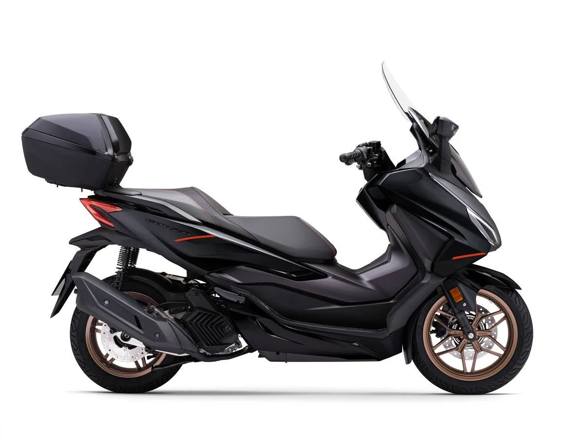 Honda Forza 125 Special Edition Pearl Nightstar Black