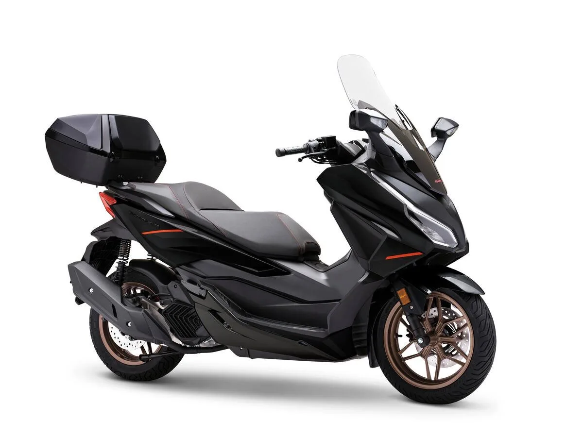 Honda Forza 125 Special Edition Pearl Nightstar Black