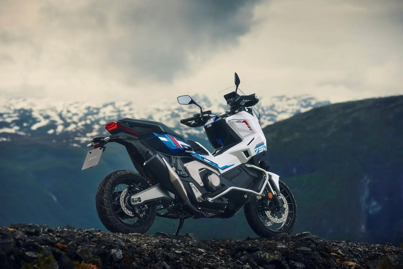 Honda X-ADV Matt Pearl Glare White