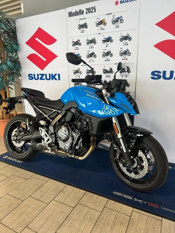 Suzuki GSX-8S