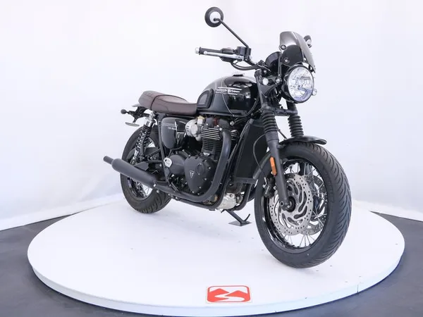 Triumph Bonneville T120 Black