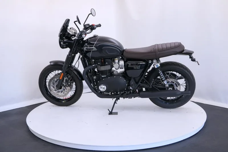 Triumph Bonneville T120 Black