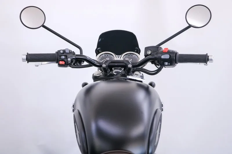 Triumph Bonneville T120 Black