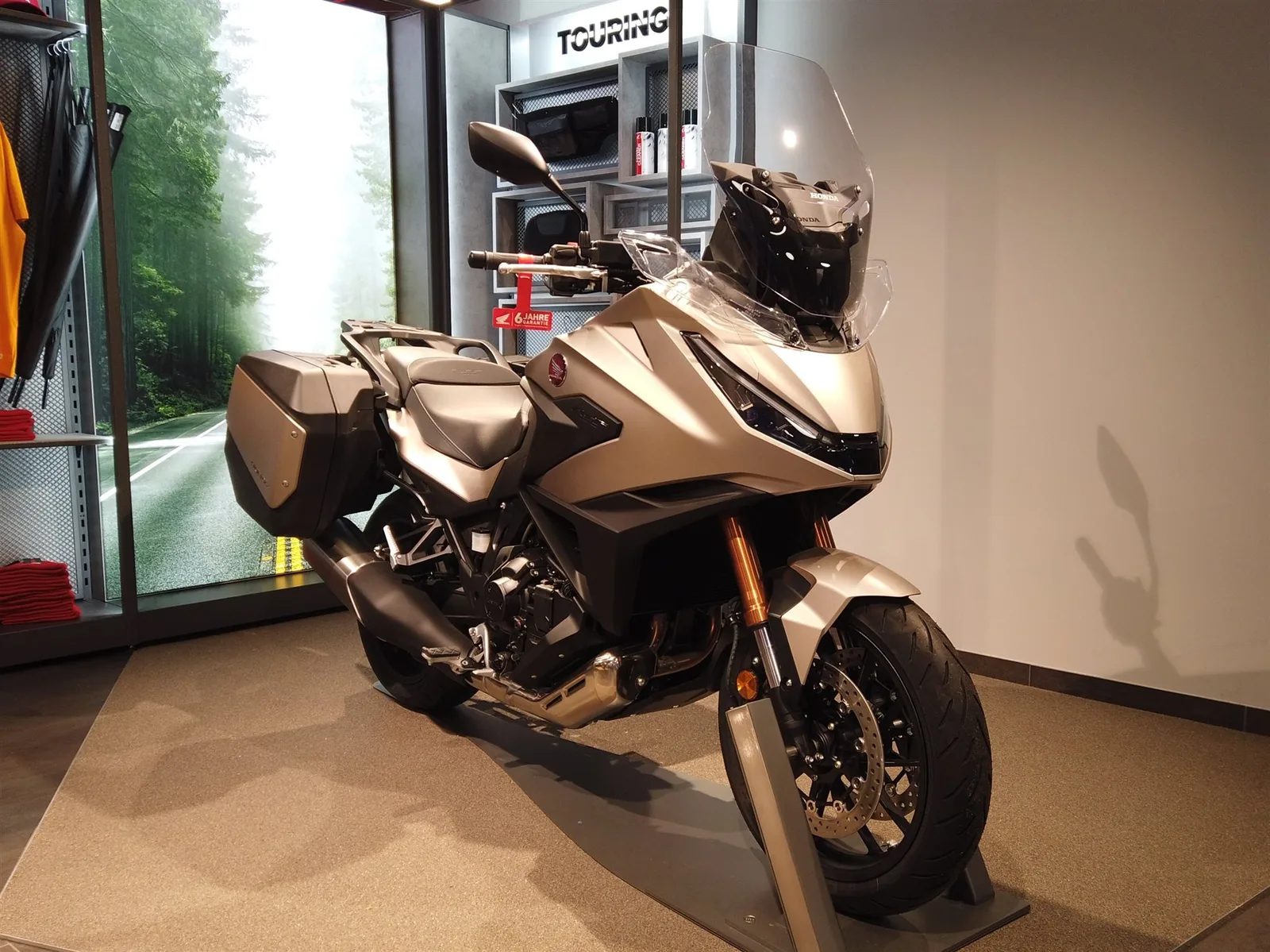Honda NT1100 DCT Electronic Suspension