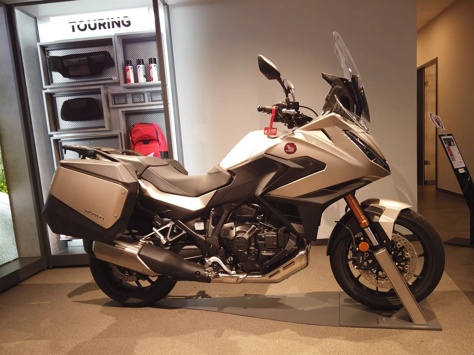 Honda NT1100 DCT Electronic Suspension