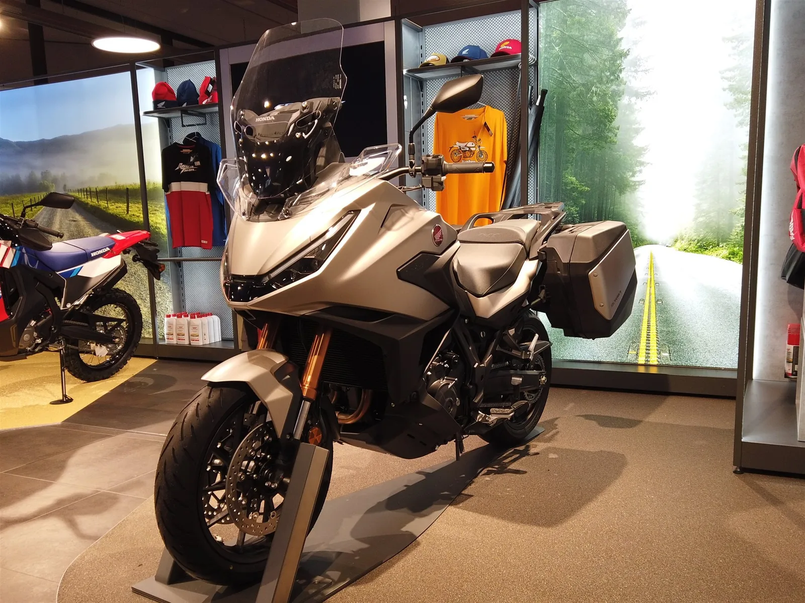 Honda NT1100 DCT Electronic Suspension
