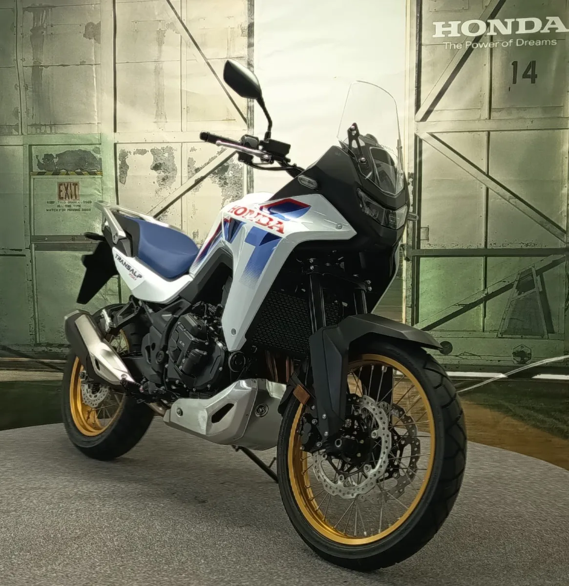 Honda XL750 Transalp E-Clutch Tricolor
