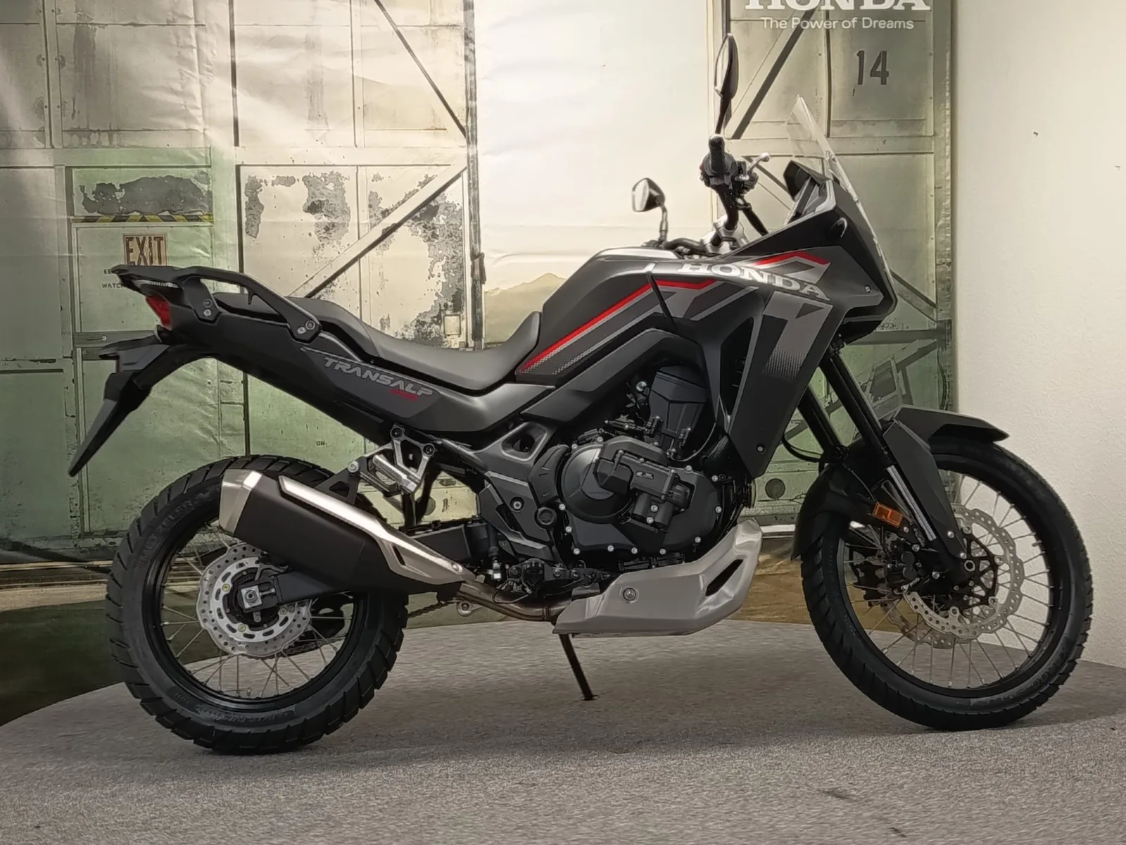 Honda XL750 Transalp E-Clutch