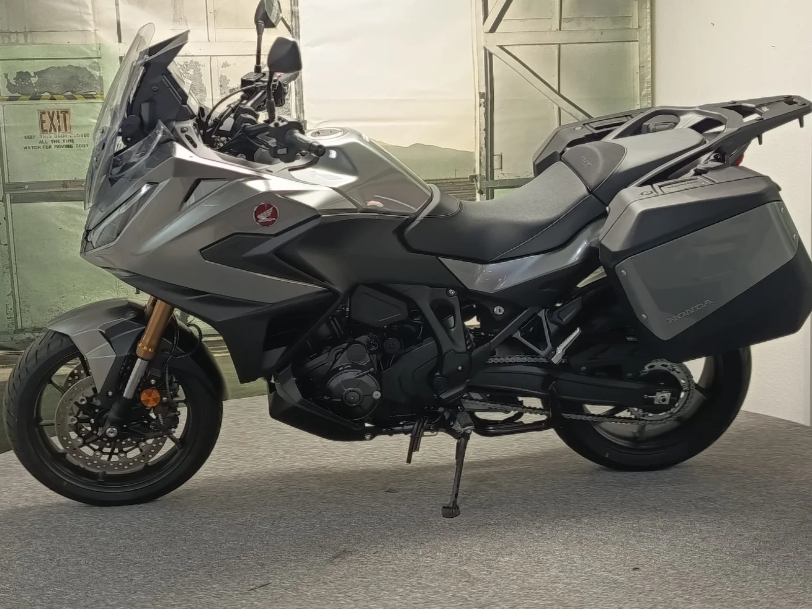 Honda NT1100 DCT Electronic Suspension