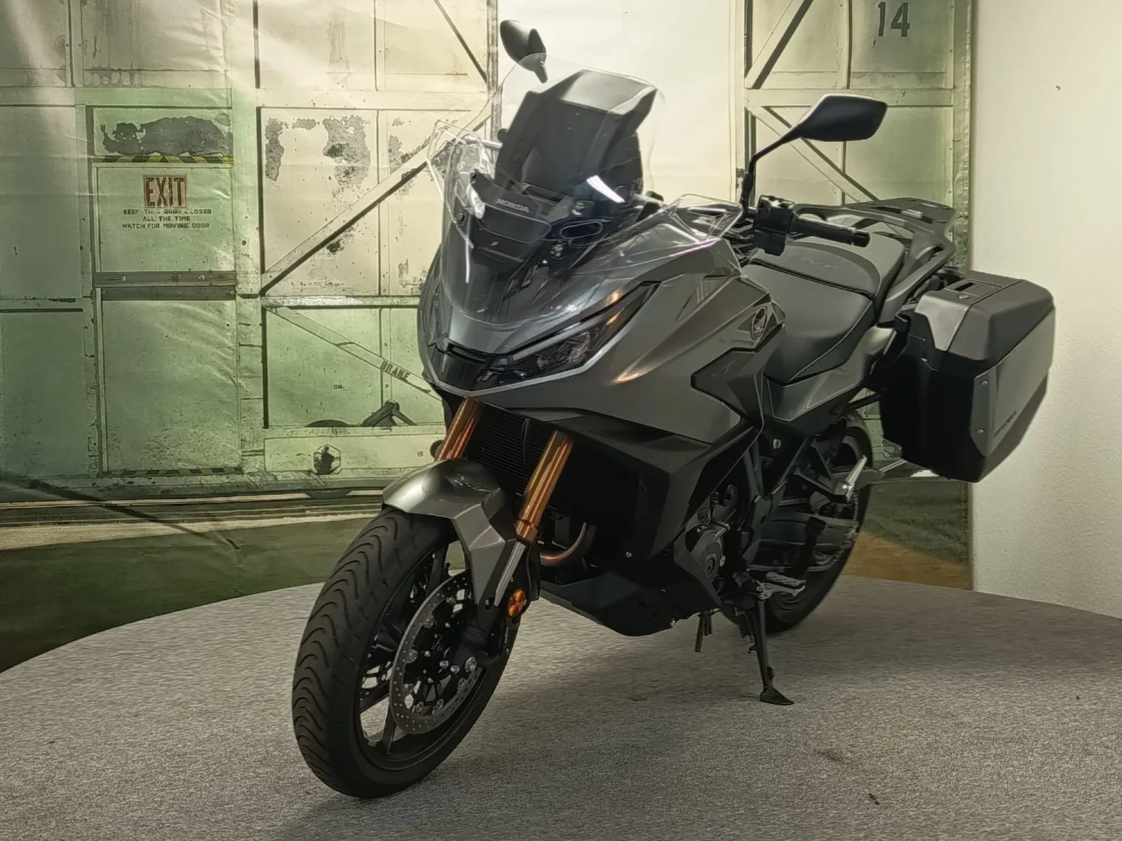 Honda NT1100 DCT Electronic Suspension