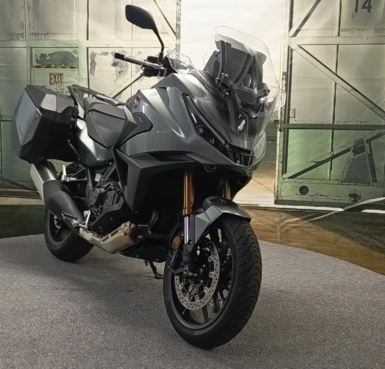 Honda NT1100 DCT Electronic Suspension